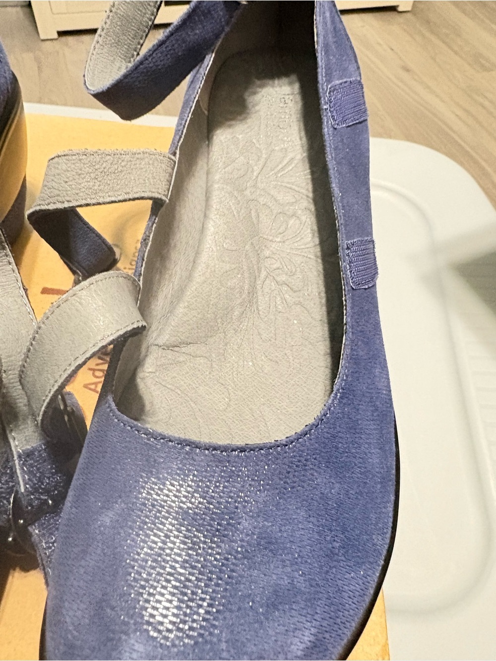 New in Box! Jambu Navy Shimmer Triple-Strap Mary Jane Wedge Heels - Picture 9 of 17